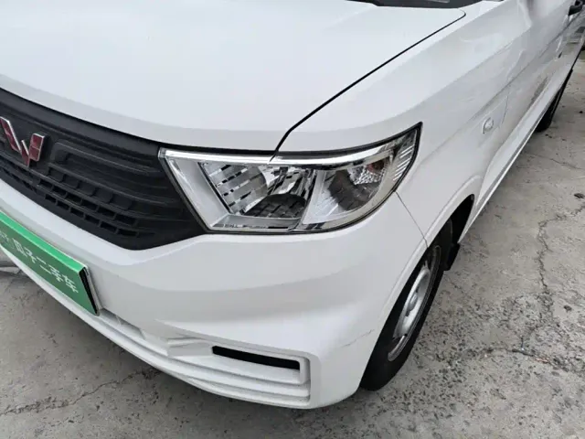 Wuling Hongguang V — Фото автомобиля 23