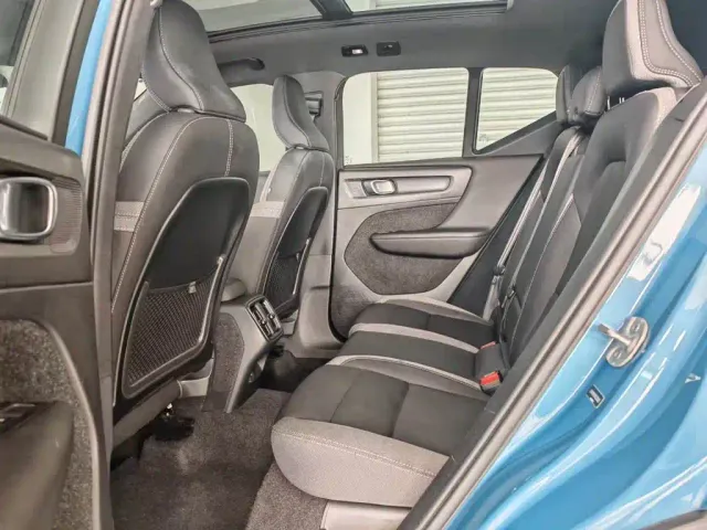 Volvo XC40 — Фото автомобиля 9