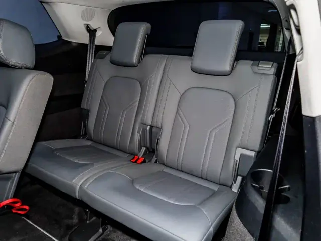 Audi Audi Q6 2023 45 TFSI quattro Uniform Cloud Yulin Package — Фото автомобиля 12