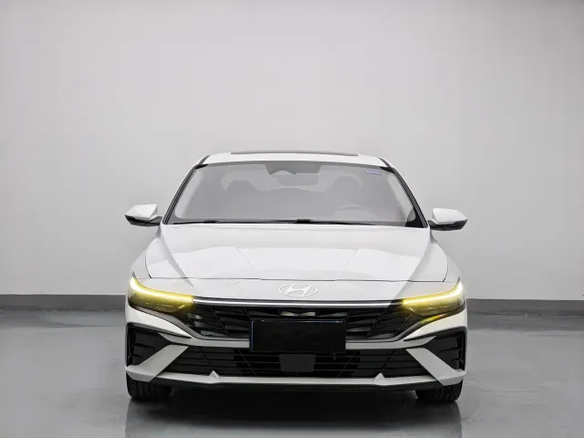 Hyundai Elantra — Фото автомобиля 2