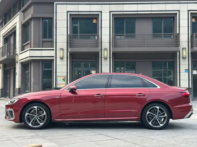 Audi A4L — Фото автомобиля 12