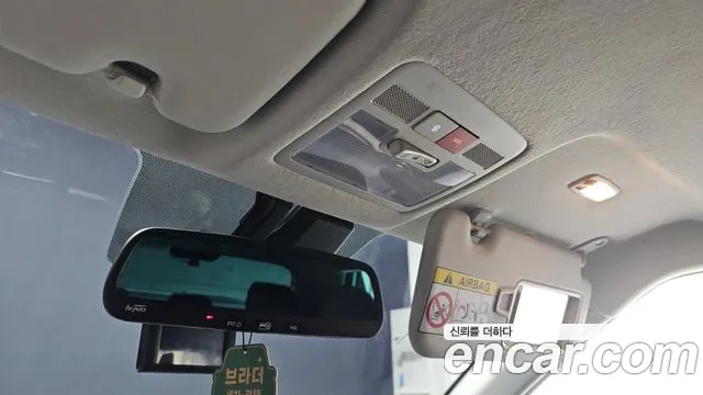 Hyundai Venue — Фото автомобиля 25