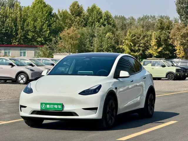 Фотография автомобиля — Tesla Model Y