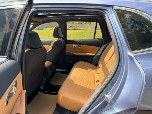 Geely Galaxy Starship 7 EM-i — Фото автомобиля 5