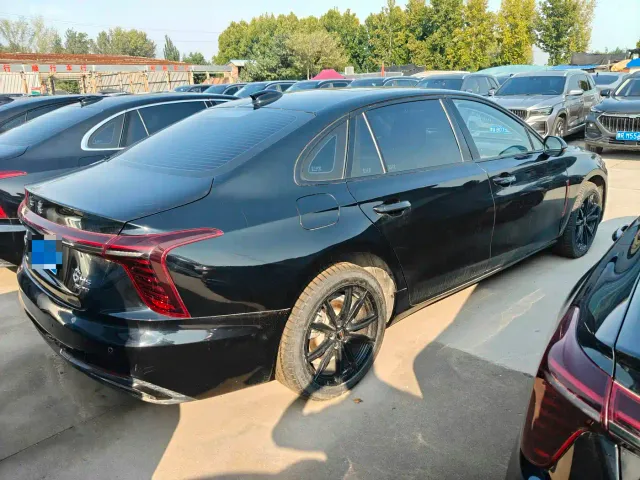 Hongqi H5 — Фото автомобиля 7