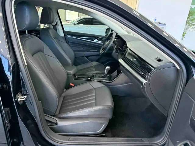 Volkswagen Passat — Фото автомобиля 19