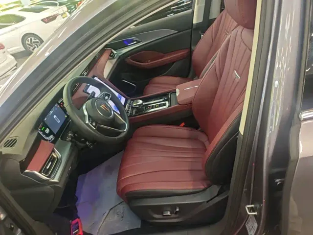 Hongqi H5 — Фото автомобиля 14