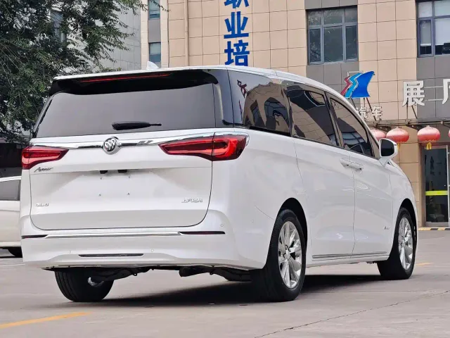 Buick Buick GL8 2023 Avenir 4-Seater Luxury Edition — Фото автомобиля 7