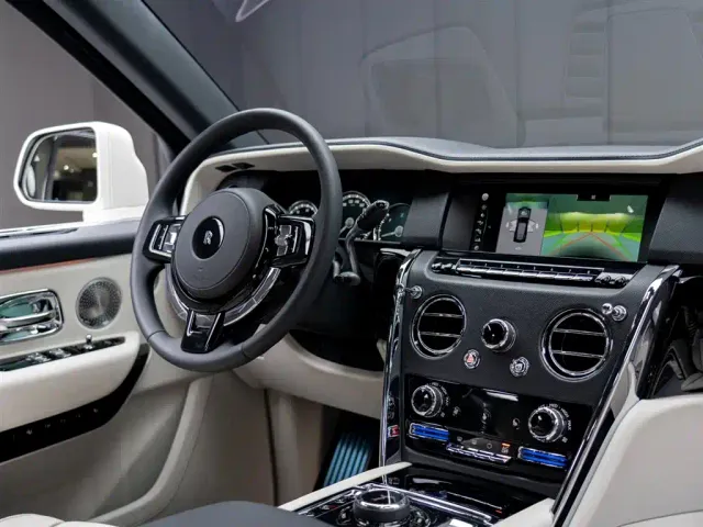 Rolls-Royce Cullinan — Фото автомобиля 10