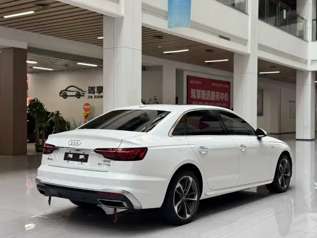 Audi A4L — Фото автомобиля 5