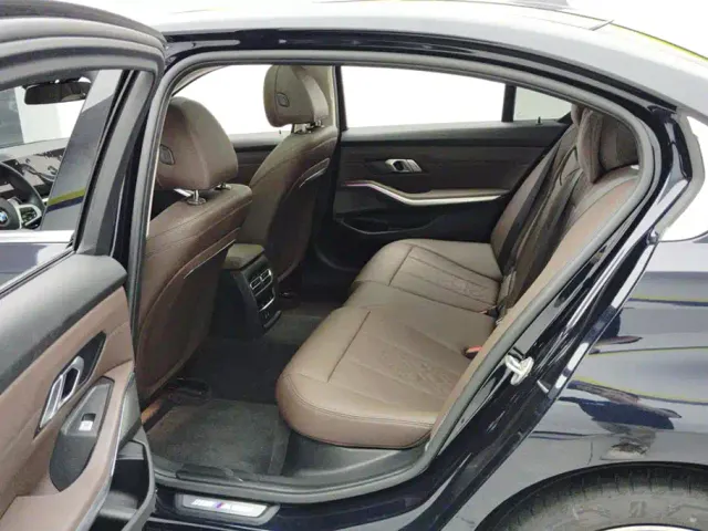 BMW 3 Series — Фото автомобиля 11