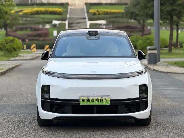 Li Auto L9 — Фото автомобиля 3
