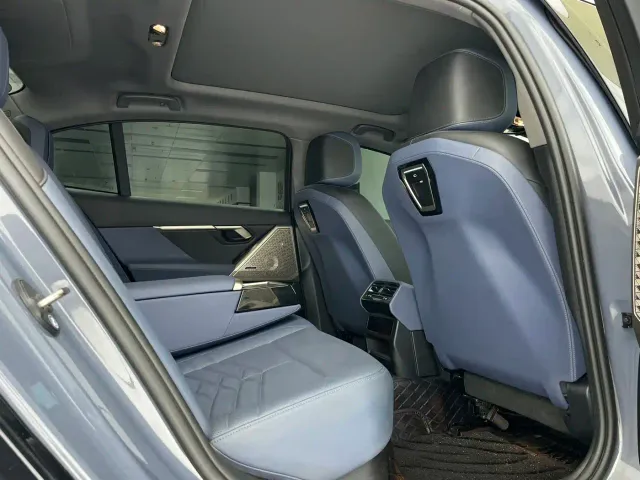 BMW i5 — Фото автомобиля 17