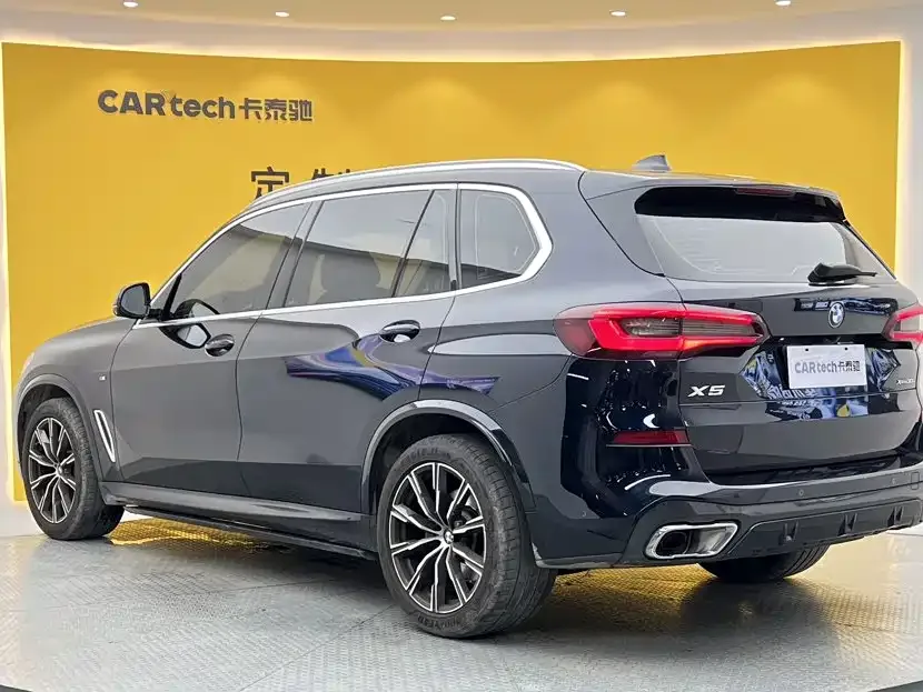 BMW BMW X5 2022 Facelift xDrive 30Li Premium M Sport Package — Фото автомобиля 6