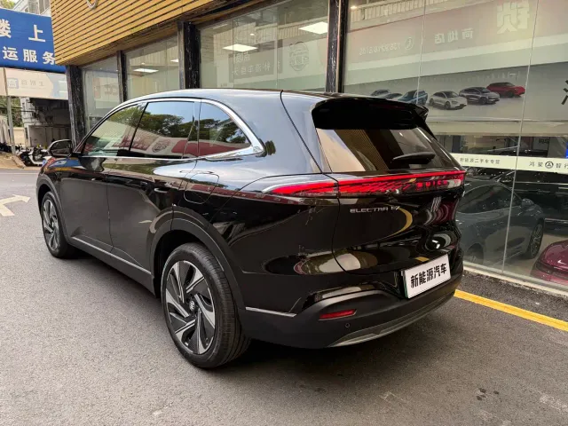 Buick Zhijing E7 — Фото автомобиля 11