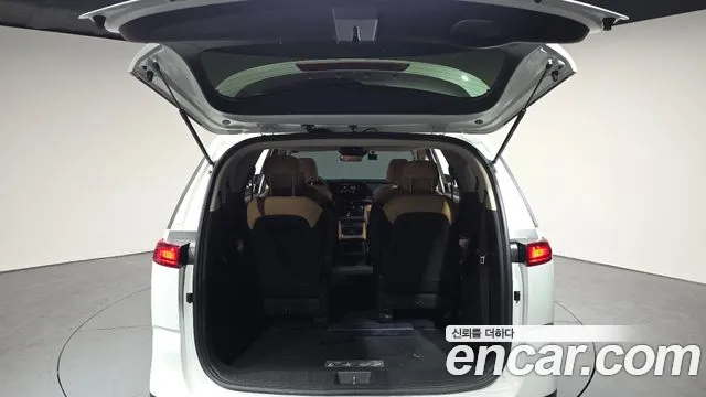 Kia Canival Carnival 4 поколение Бензин 9 мест Prestige — Фото автомобиля 20