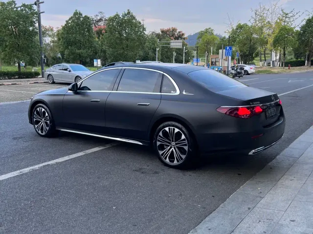Mercedes-Benz E-Class — Фото автомобиля 8