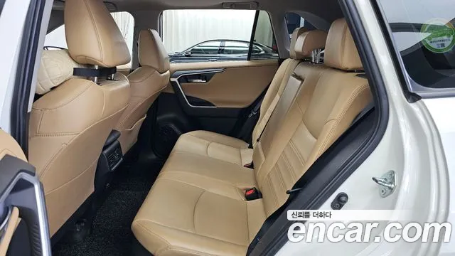 Toyota RAV4 — Фото автомобиля 24
