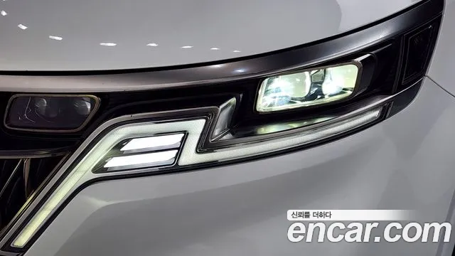 Kia Carnival Generation 4 — Фото автомобиля 7
