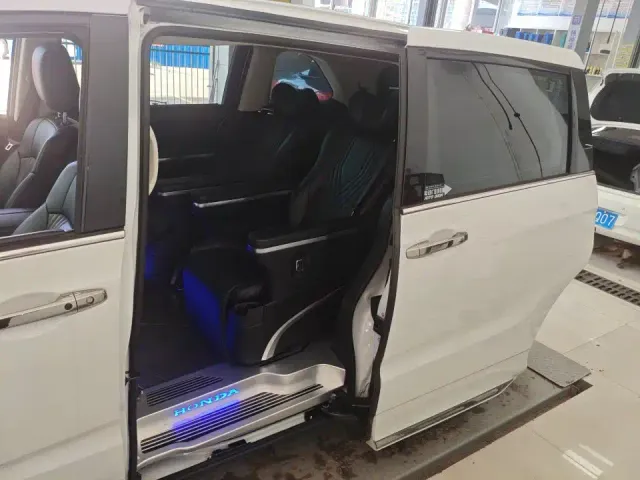 Honda Odyssey — Фото автомобиля 6