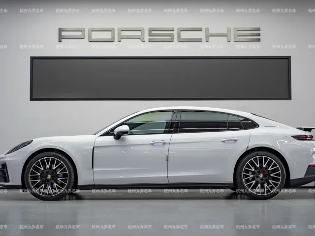 Porsche Panamera — Фото автомобиля 8