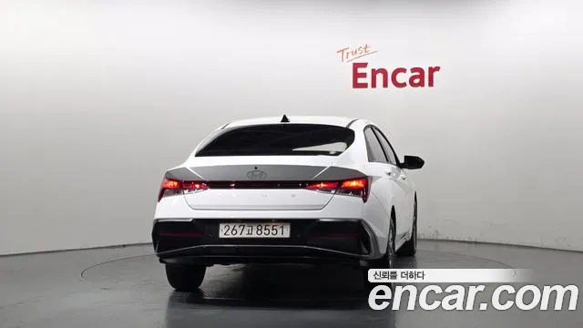 Hyundai Avante CN7 — Фото автомобиля 4
