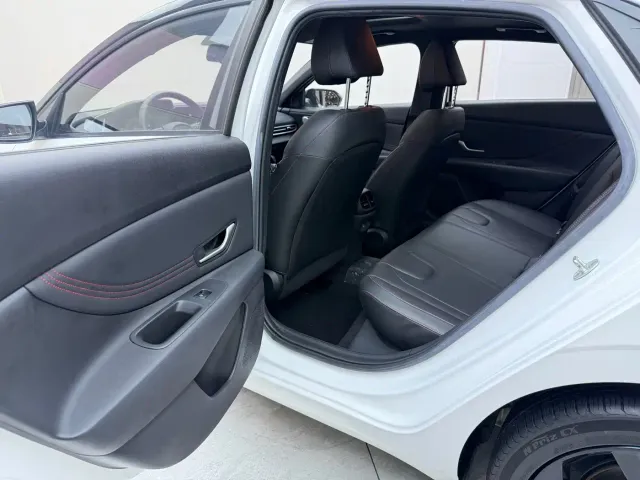Hyundai Elantra — Фото автомобиля 15