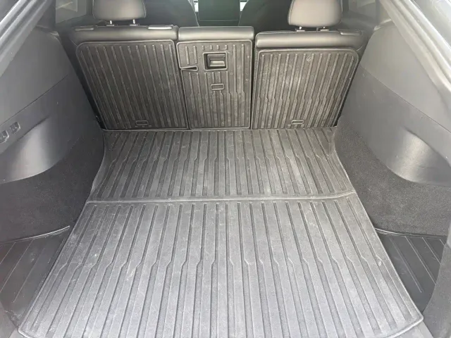 Tesla Model Y — Фото автомобиля 15