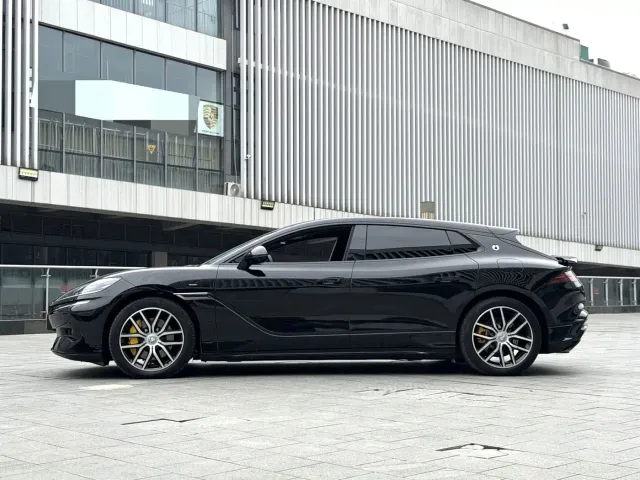 Denza Z9GT — Фото автомобиля 8