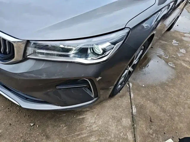 Geely Emgrand — Фото автомобиля 23