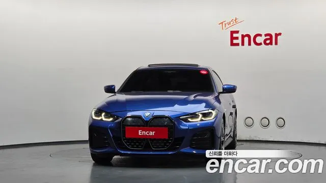 BMW i4 — Фото автомобиля 3