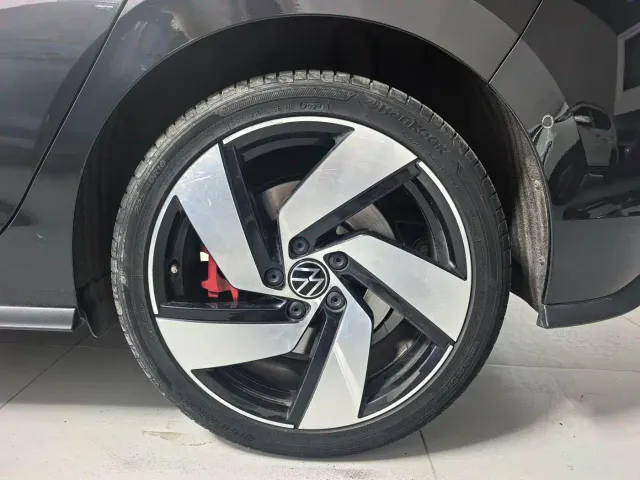 Volkswagen Golf GTI — Фото автомобиля 16