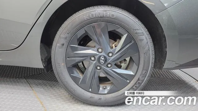 Hyundai AVANTE Avante (CN7) — Фото автомобиля 21