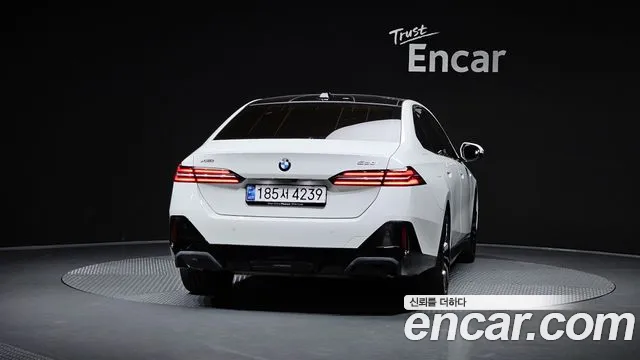 BMW 5 Series G60 — Фото автомобиля 3