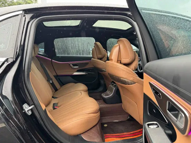 Mercedes-Benz E-Class — Фото автомобиля 10