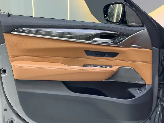 BMW 6 Series Gran Turismo — Фото автомобиля 12