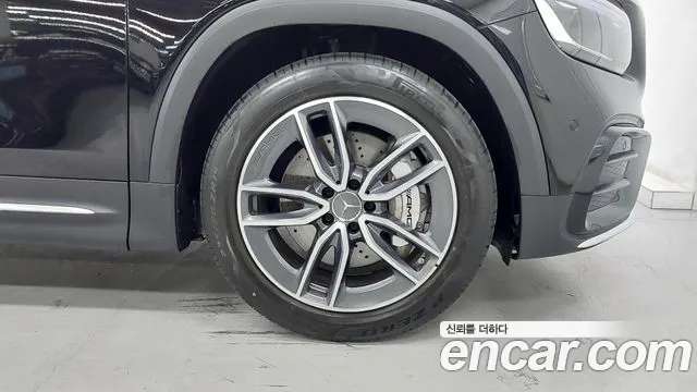 Mercedes-Benz GLB-Class — Фото автомобиля 5