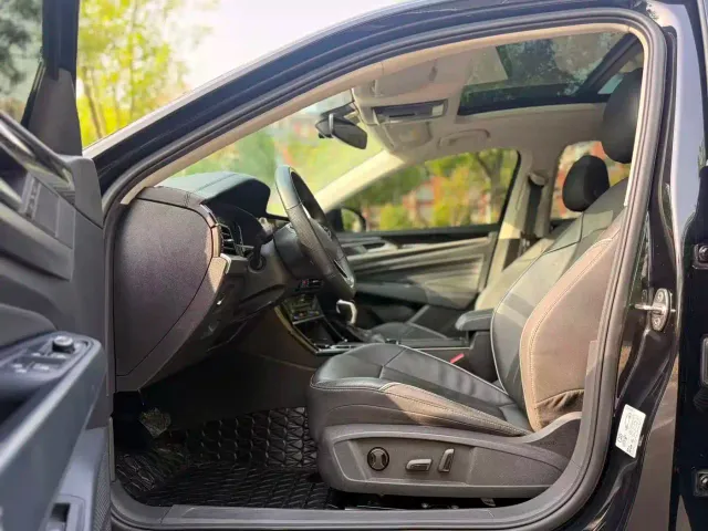 Volkswagen Passat — Фото автомобиля 17