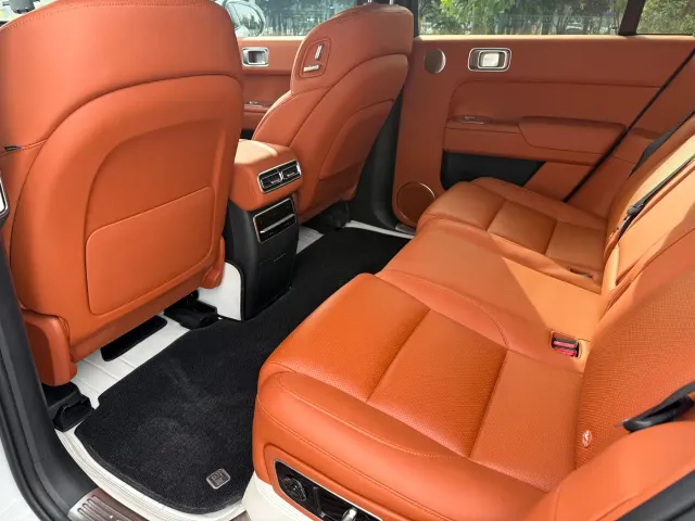 Li Auto L7 — Фото автомобиля 7
