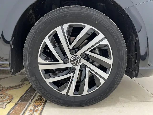 Volkswagen Lavida — Фото автомобиля 15