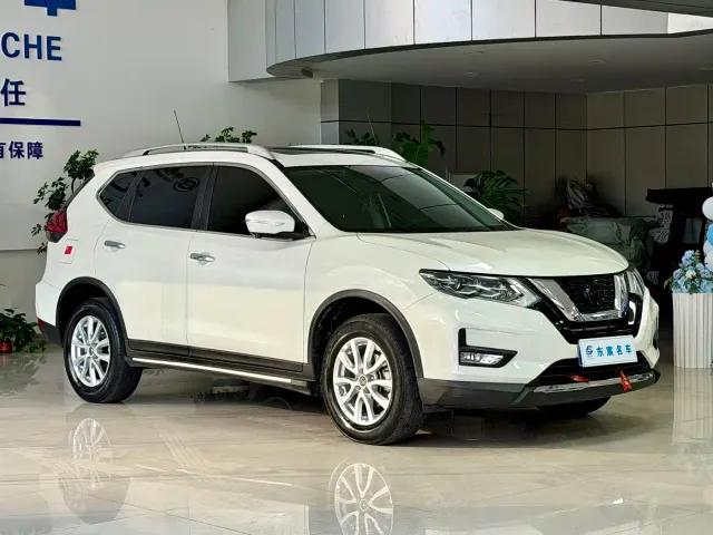 Nissan X-Trail — Фото автомобиля 3