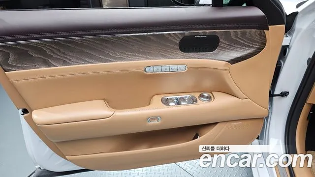 Genesis G90 Бензин 3.5 турбо AWD — Фото автомобиля 19