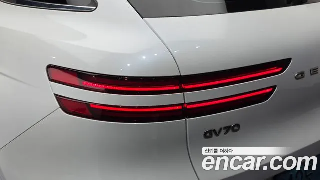 Genesis GV70 Electrified — Фото автомобиля 8