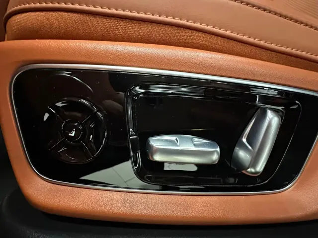 Li Auto L7 — Фото автомобиля 24