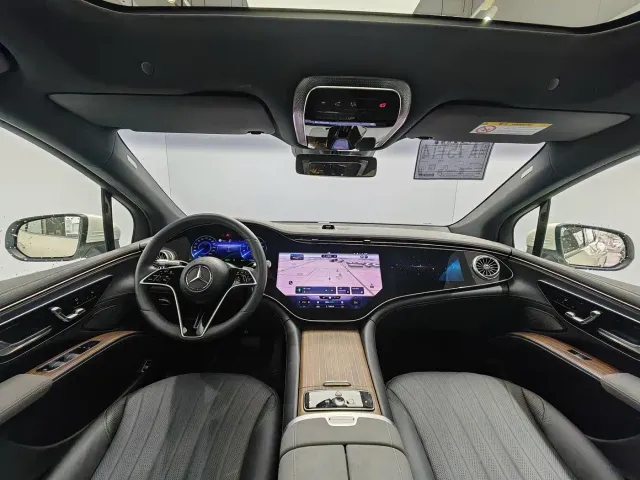 Mercedes-Benz EQS SUV — Фото автомобиля 10