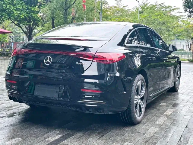 Mercedes-Benz EQE — Фото автомобиля 5