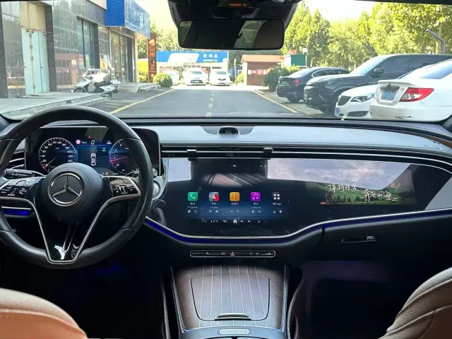 Mercedes-Benz E-Class — Фото автомобиля 8