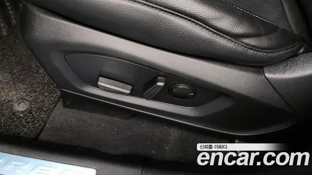 Ford Explorer — Фото автомобиля 27
