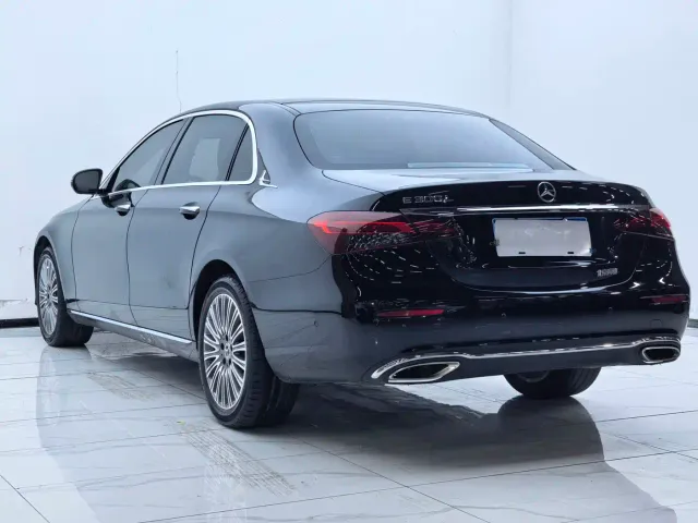 Mercedes-Benz E-Class — Фото автомобиля 9