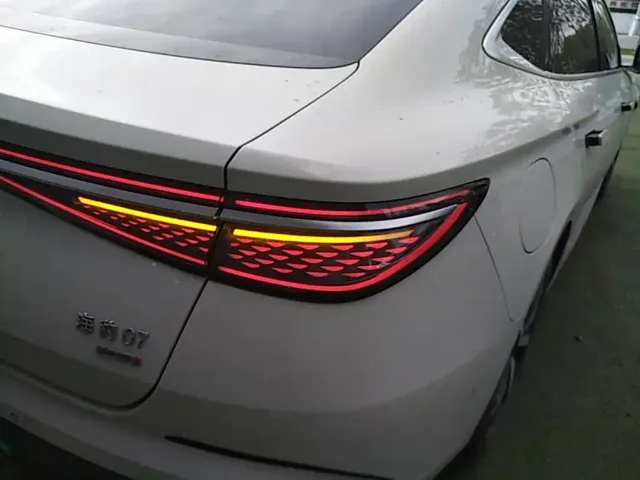 BYD Seal 07 DM-i 2026 DM-i 1.5T 230km Flagship — Фото автомобиля 7